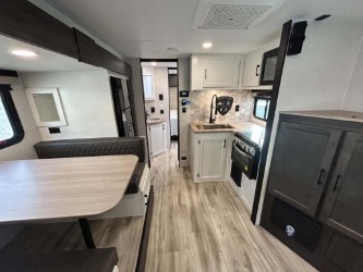 2026 VENTURE RV SPORTTREK STINGER 232VRL - Image 18