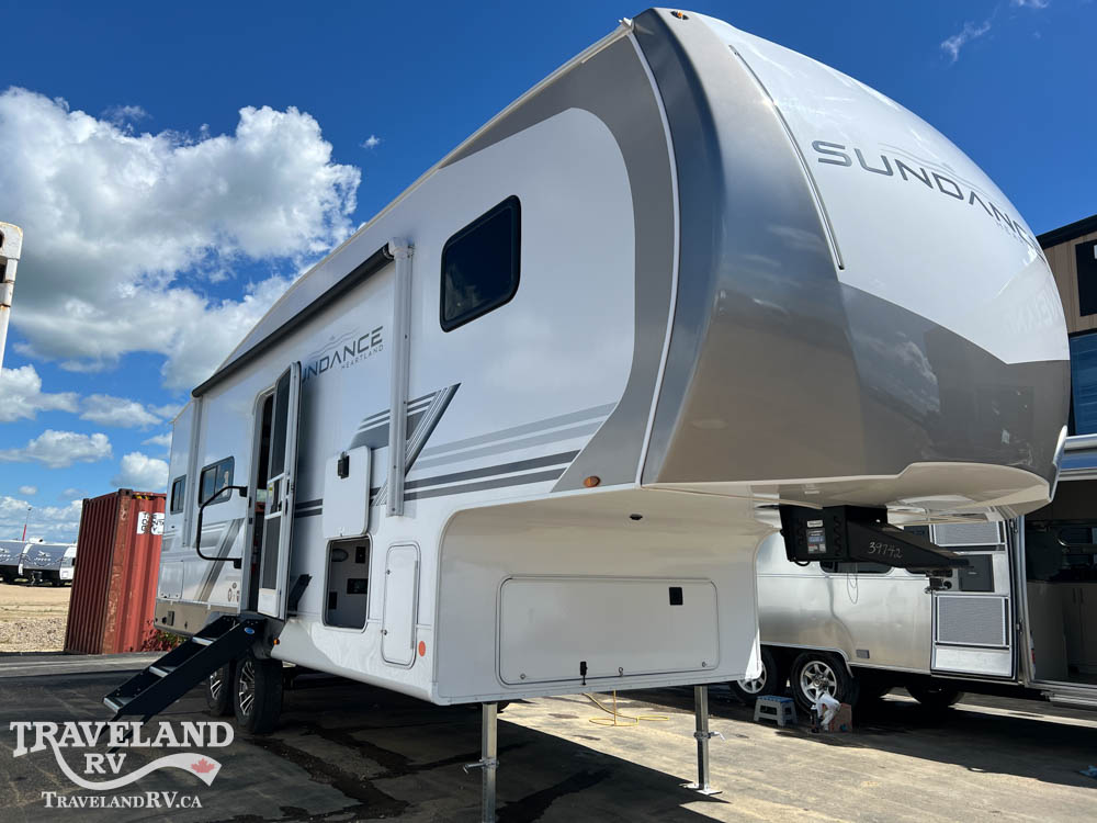2027 HEARTLAND SUNDANCE XLT 24ML - Image 1
