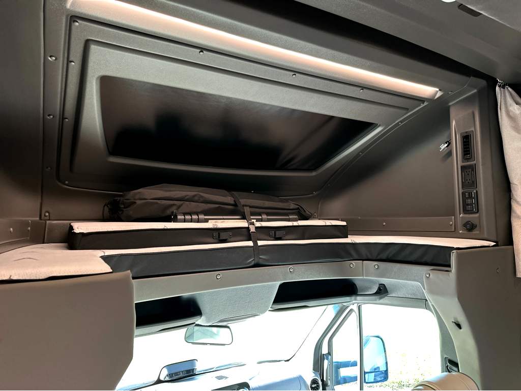 2027 Grand Design Lineage Series M 25FW - Image 23