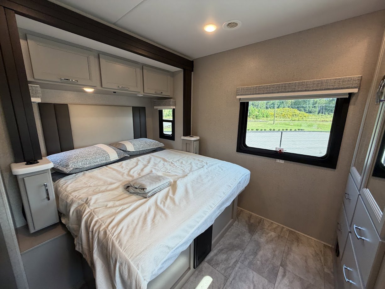2026 THOR MOTOR COACH MAGNITUDE GRAND X32 - Image 60