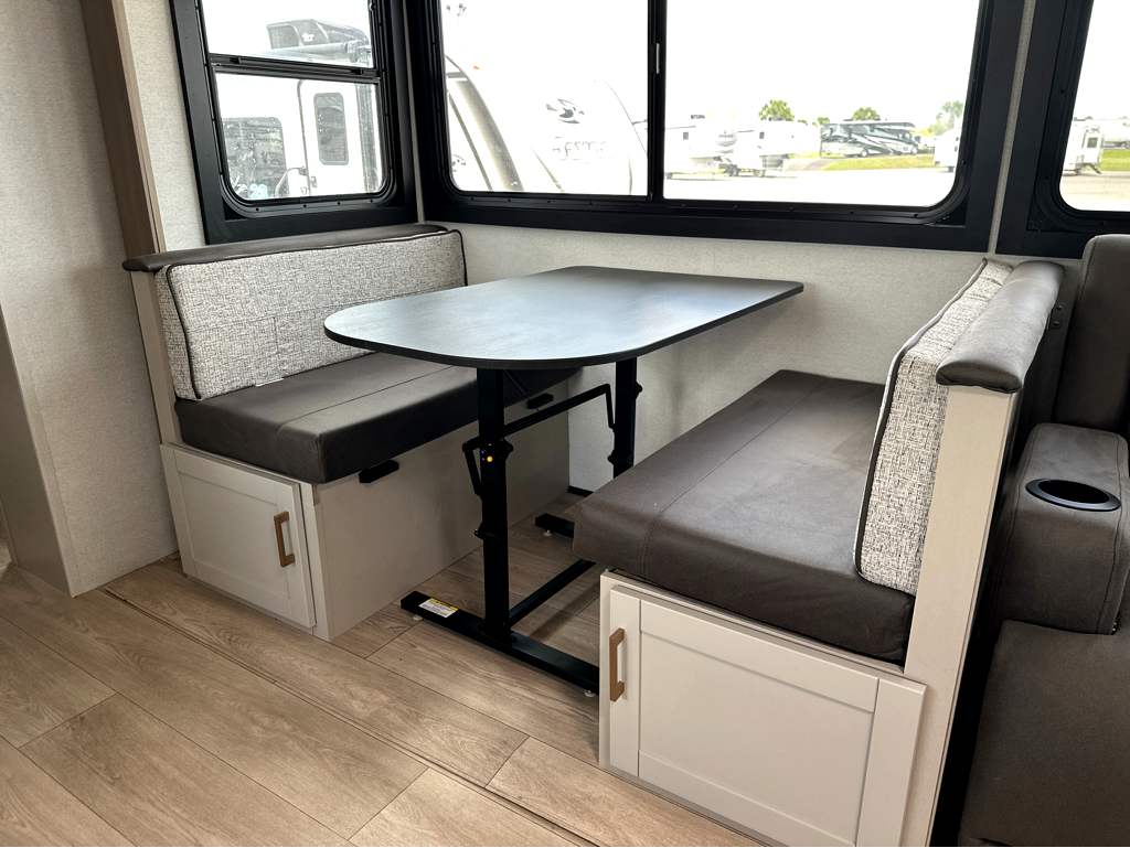 2027 JAYCO JAY FEATHER 29QBH - Image 12