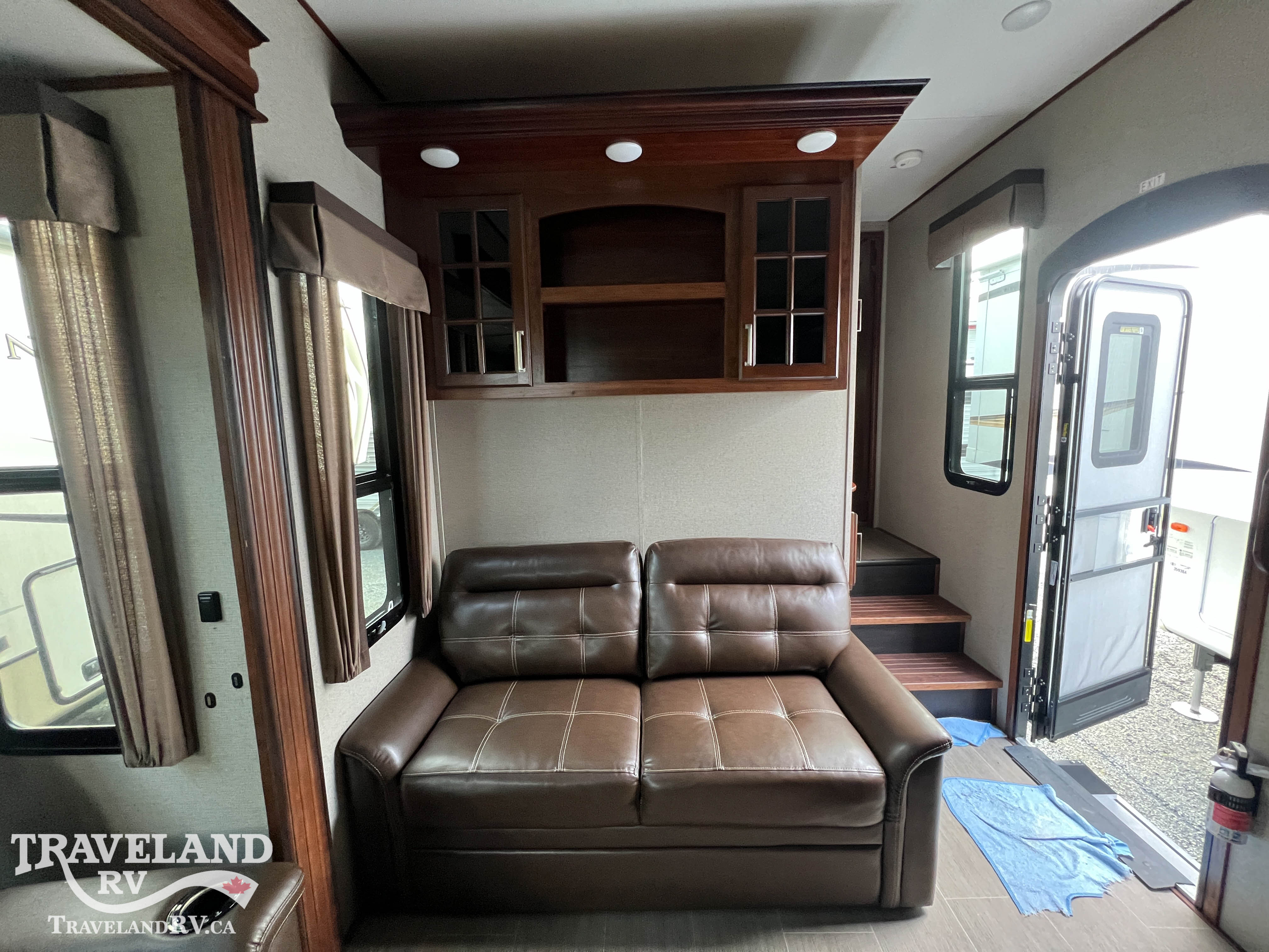 2019 Keystone Avalanche 385BG - Image 8
