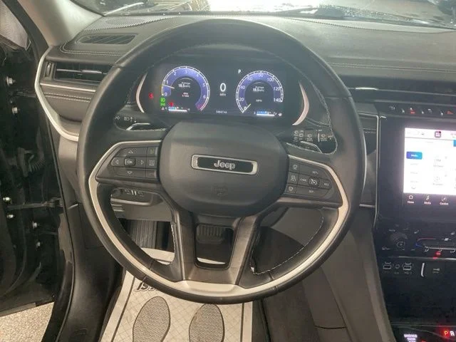 2022 Jeep Grand-Cherokee-L Laredo Altitude 4x4 - Image 14