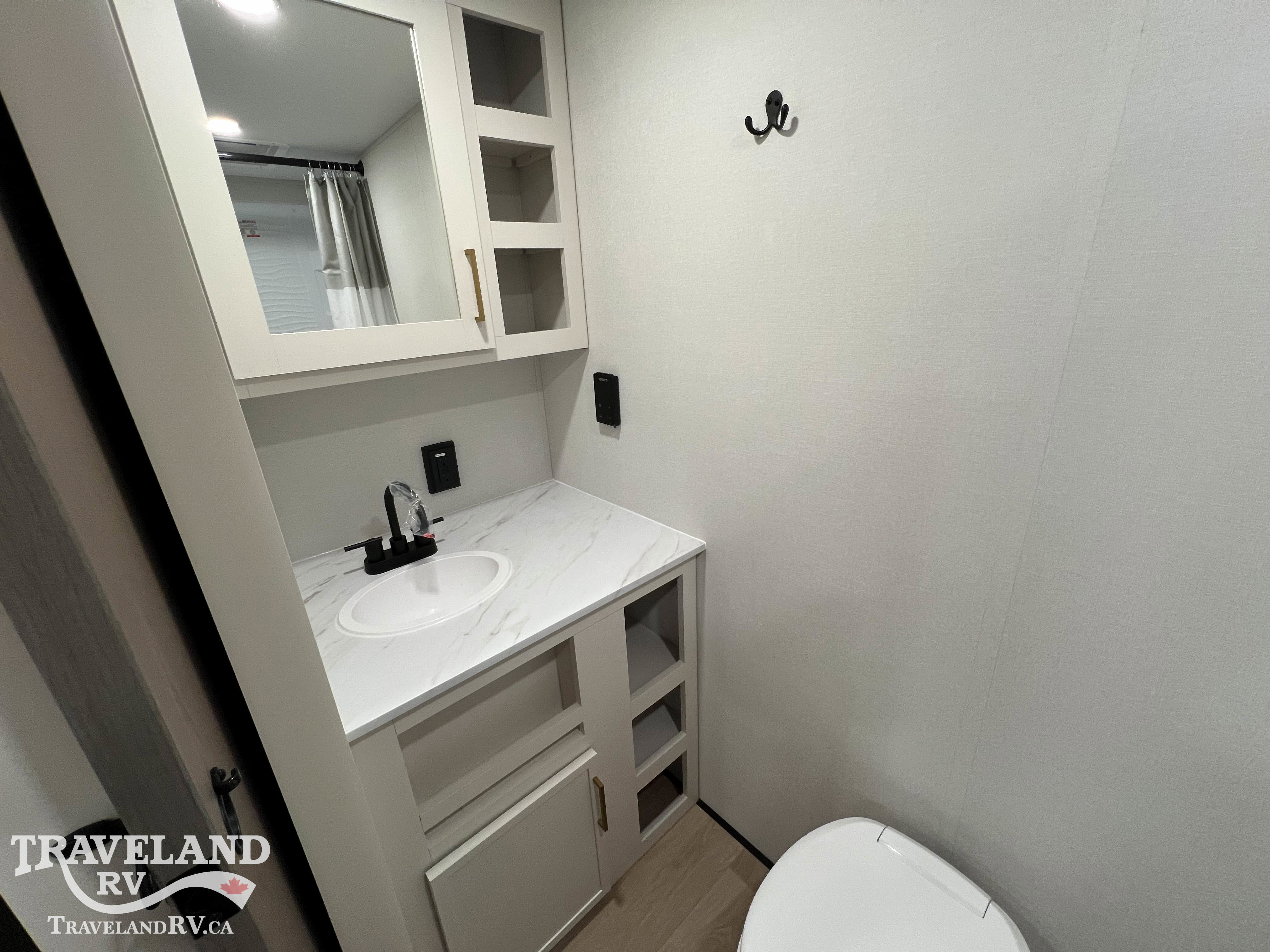 2026 Grand Design Transcend ONE 131DL - Image 16