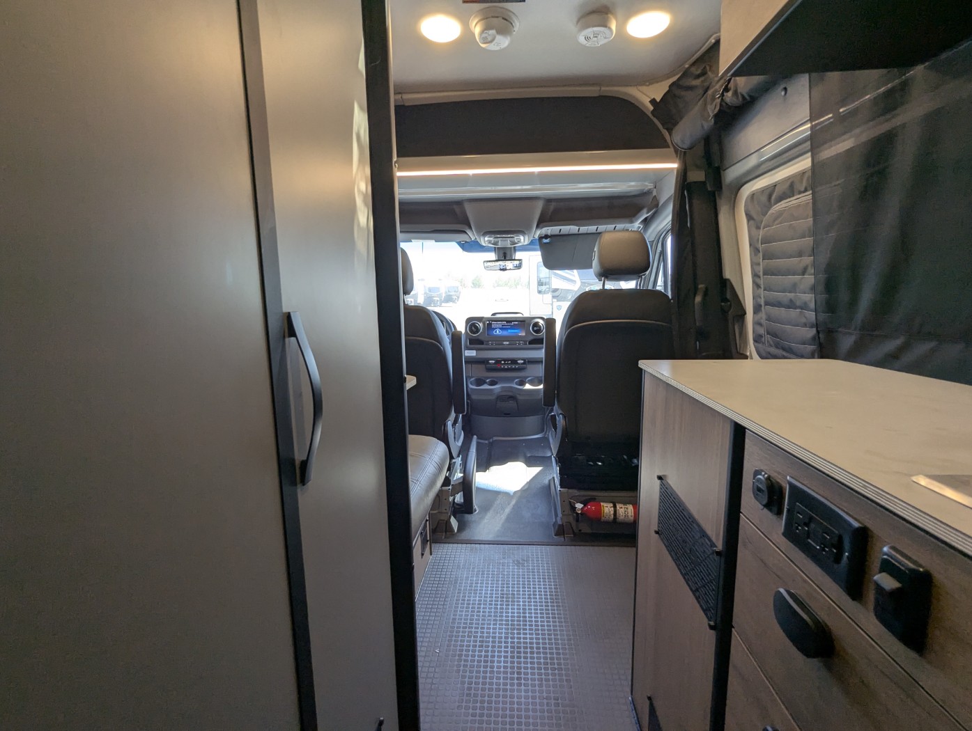 2027 Winnebago Revel 44EC - Image 21