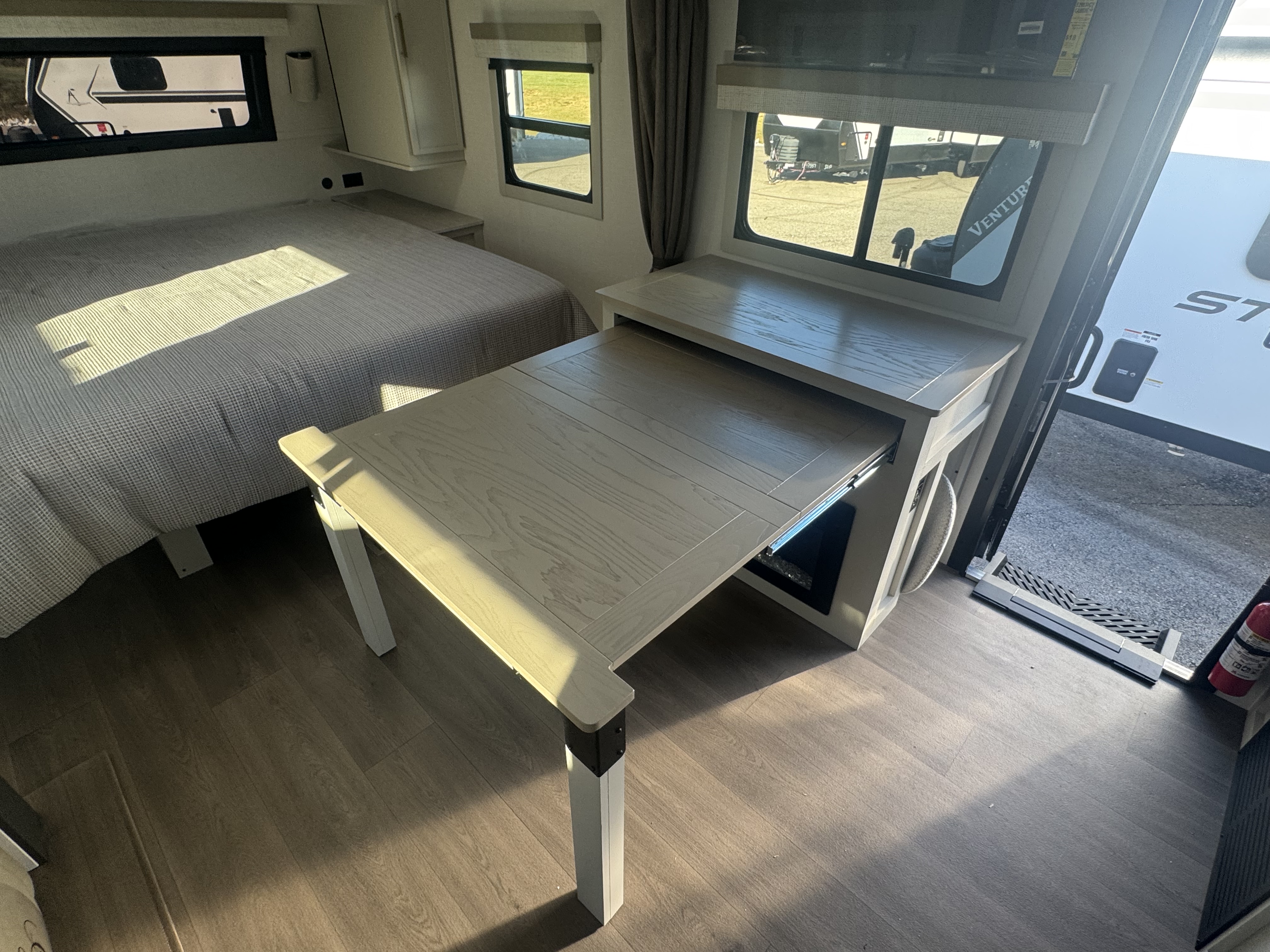2027 VENTURE RV STRATUS 231VRK - Image 9