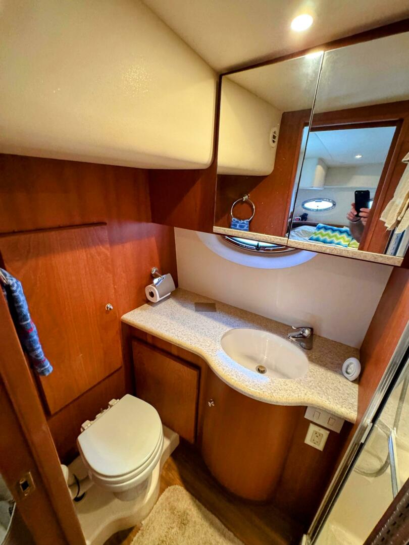 2005 Silverton 35 Motor Yacht - Image 44