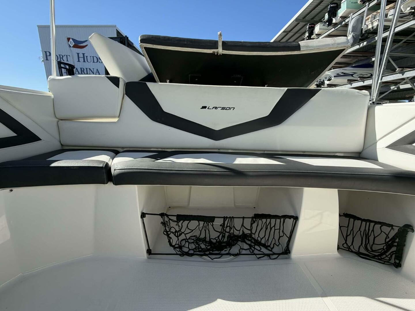 2015 Larson LX 225S IO - Image 18