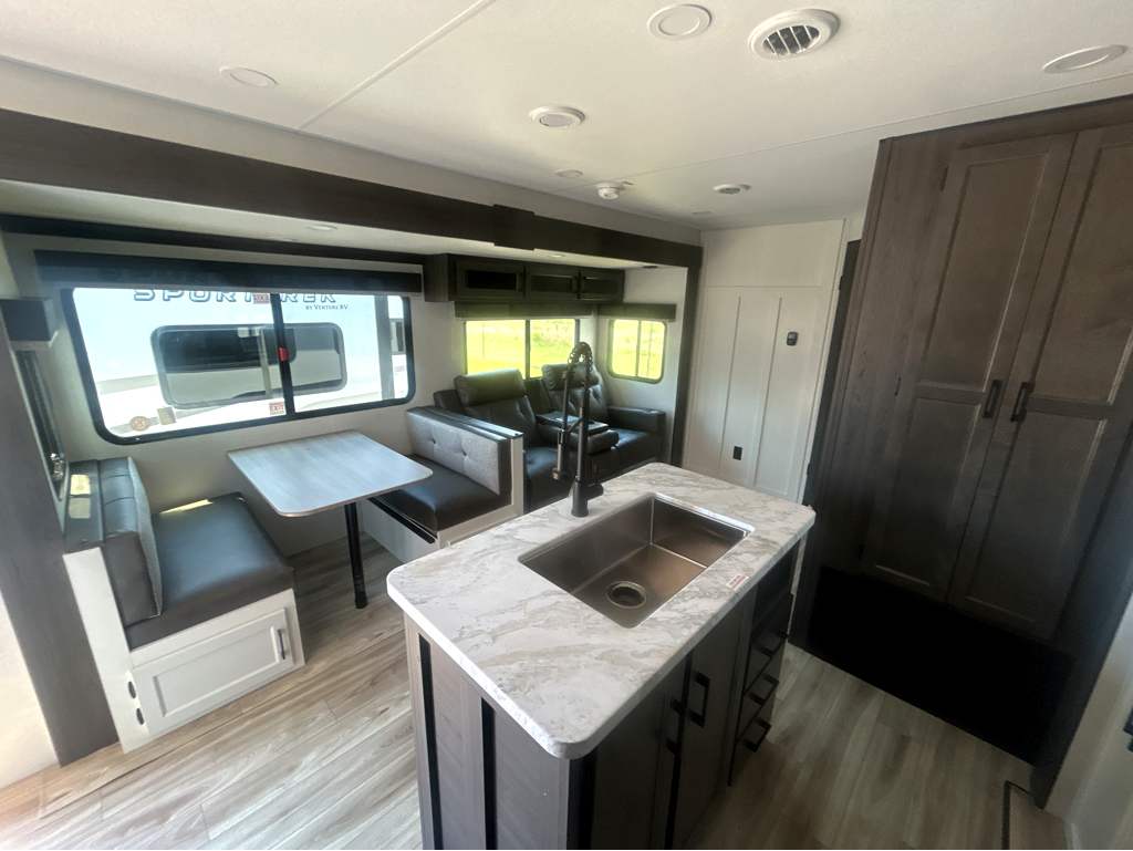 2026 VENTURE RV SPORTTREK 327VIK - Image 12