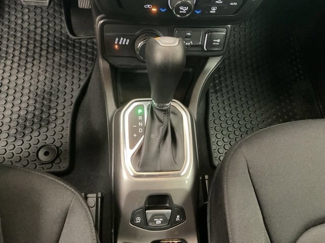 2022 Jeep Renegade Utility 4D Latitude 4WD - Image 24