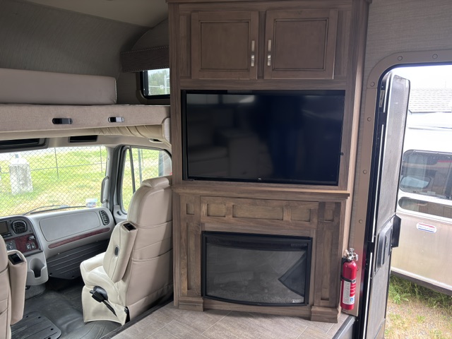2018 Jayco Seneca 37FS - Image 9