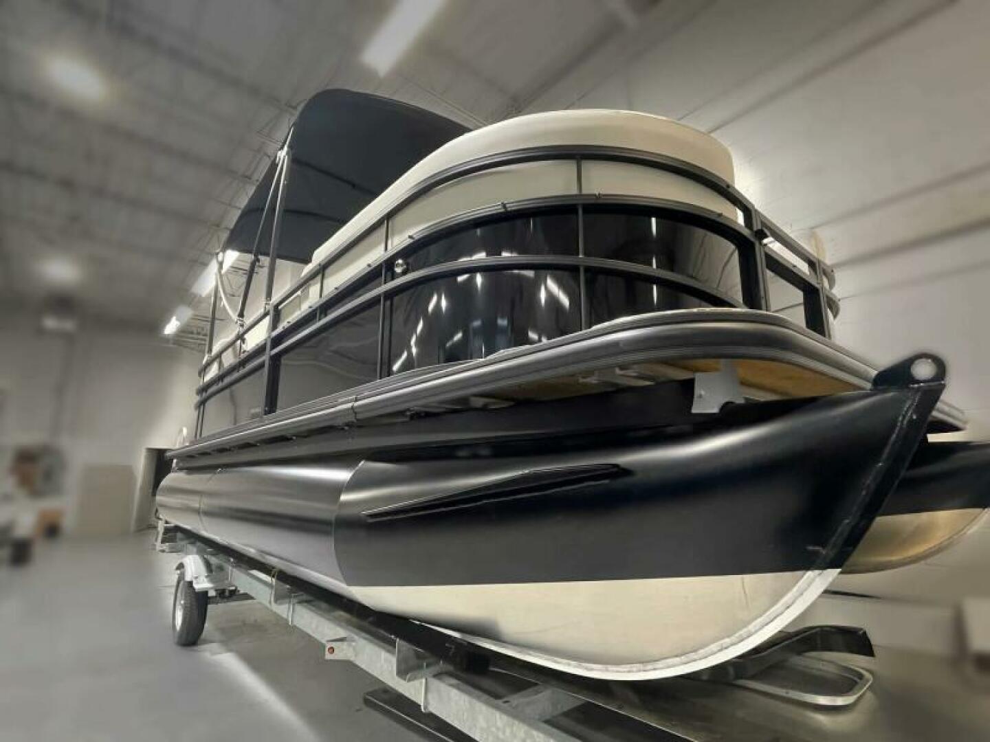 2024 Vision WX Tritoon - Image 368