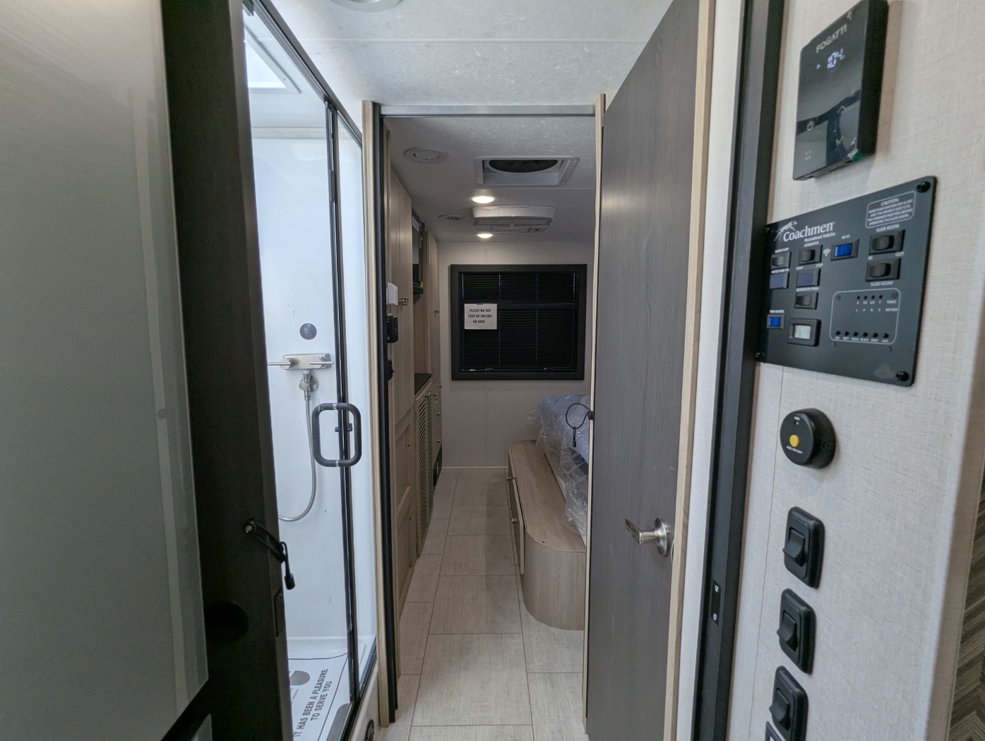 2027 Coachmen Entourage 330DS - Image 34