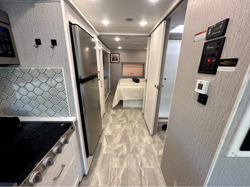 2023 COACHMAN ENCORE 355DS - Image 17