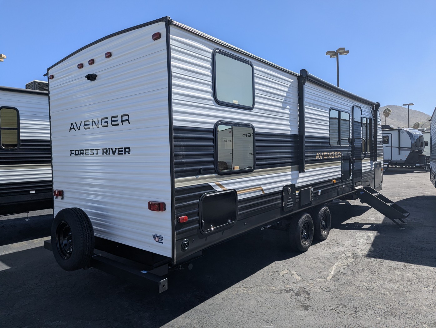 2027 Forest River Avenger 26DBS - Image 4