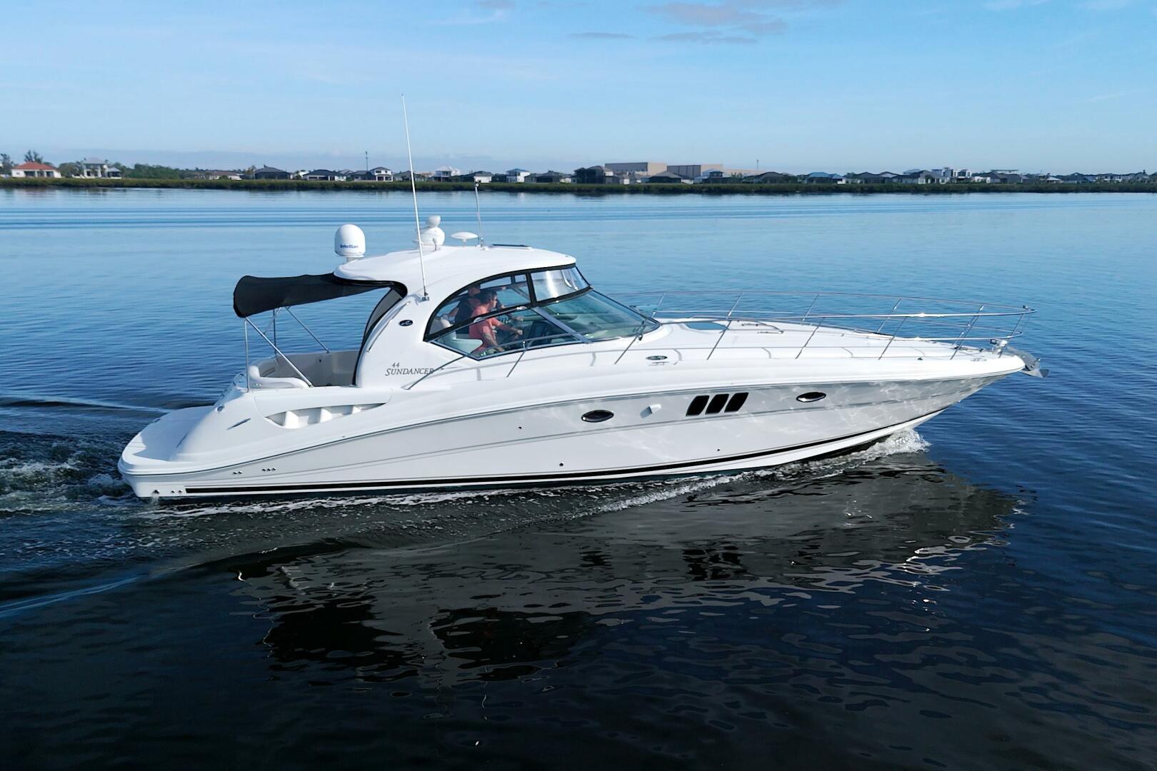 2009 Sea Ray 44 Sundancer - Image 3