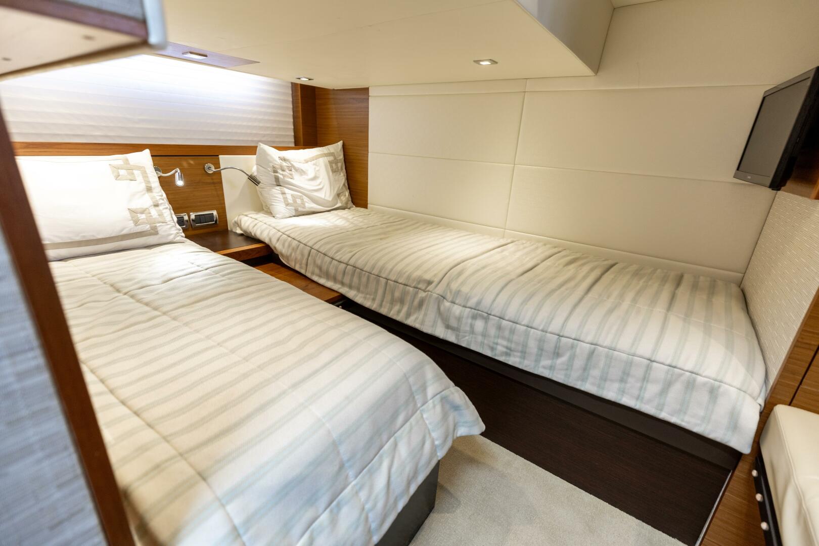 2015 Tiara Yachts 44 Coupe - Image 16