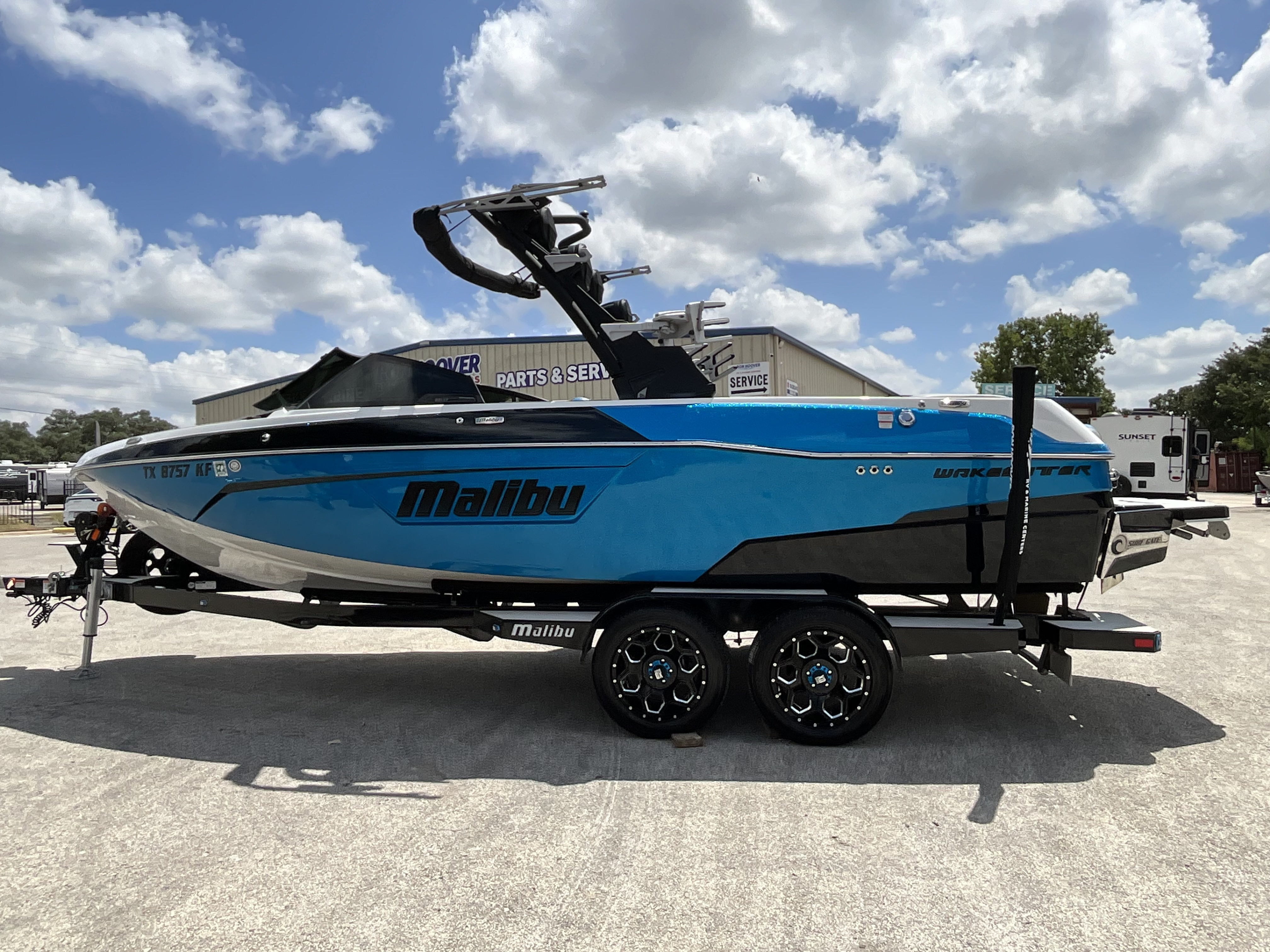 2022 MALIBU 23LSV - Image 3