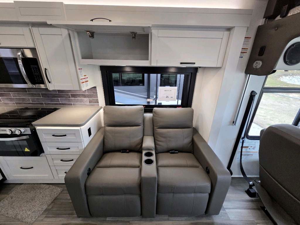 2026 JAYCO PRECEPT 31UL - Image 29