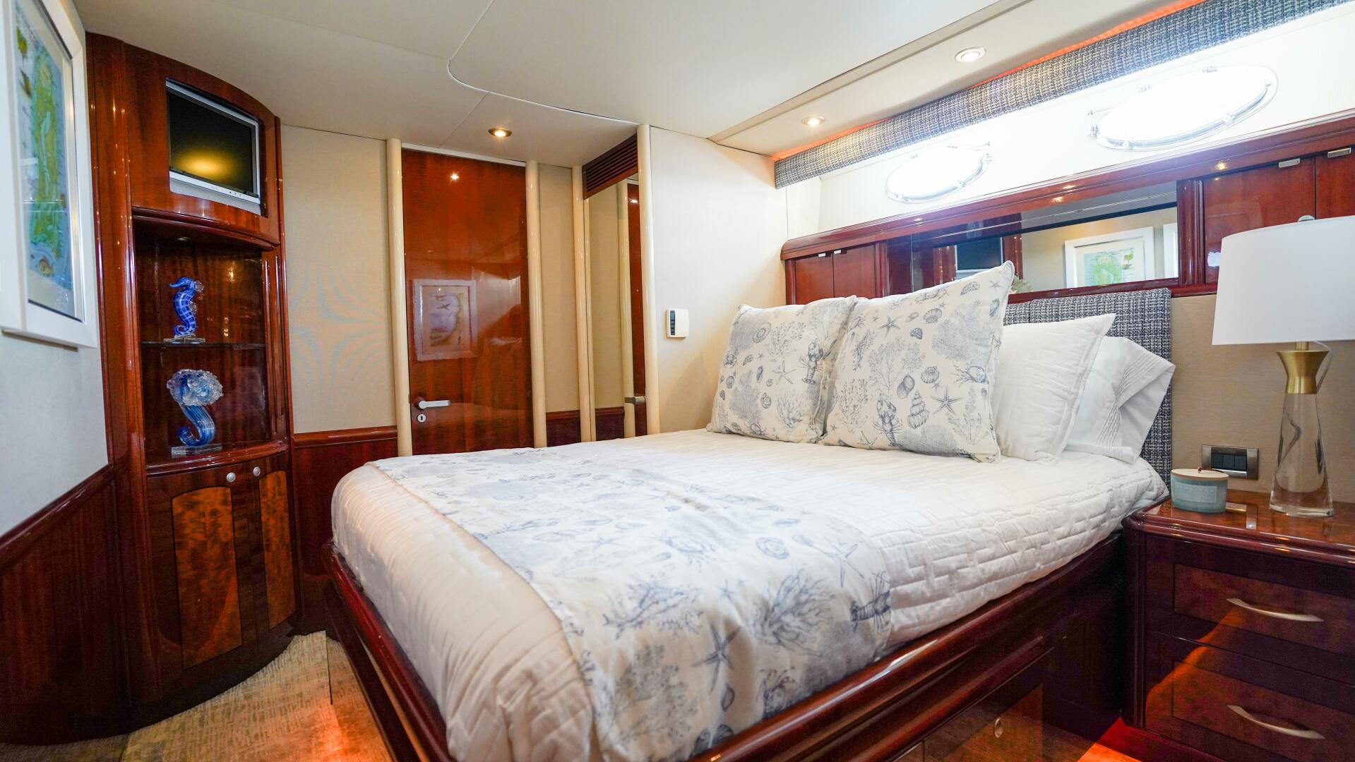 2004 Lazzara Yachts 80 SL - Image 48