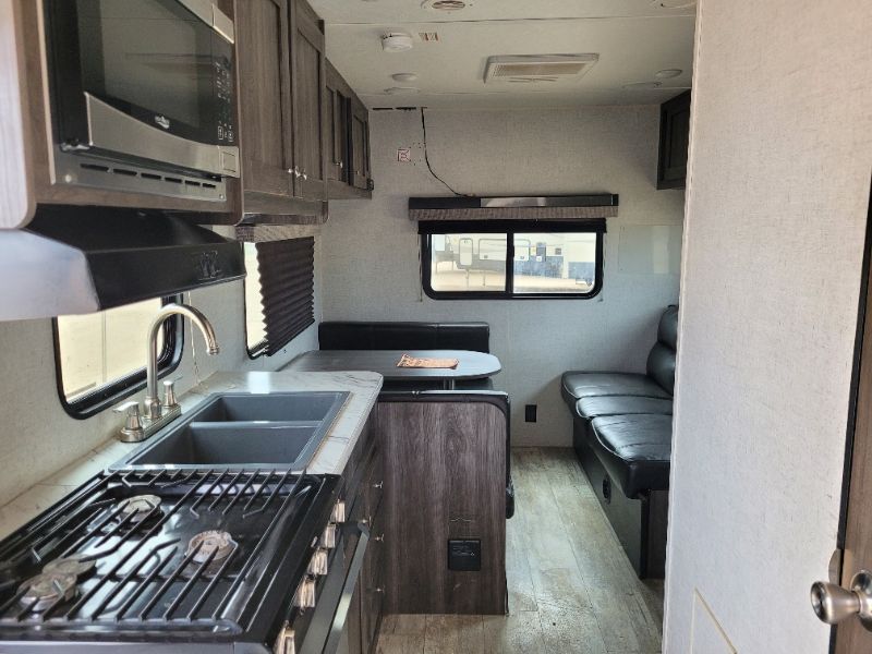 2020 Highland Ridge Mesa Ridge Conventional MR21FB - Image 4