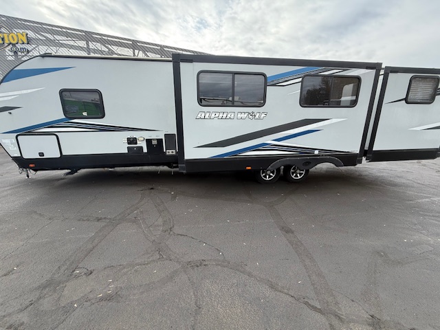 2022 CHEROKEE ALPHA WOLF 33BHL - Image 4