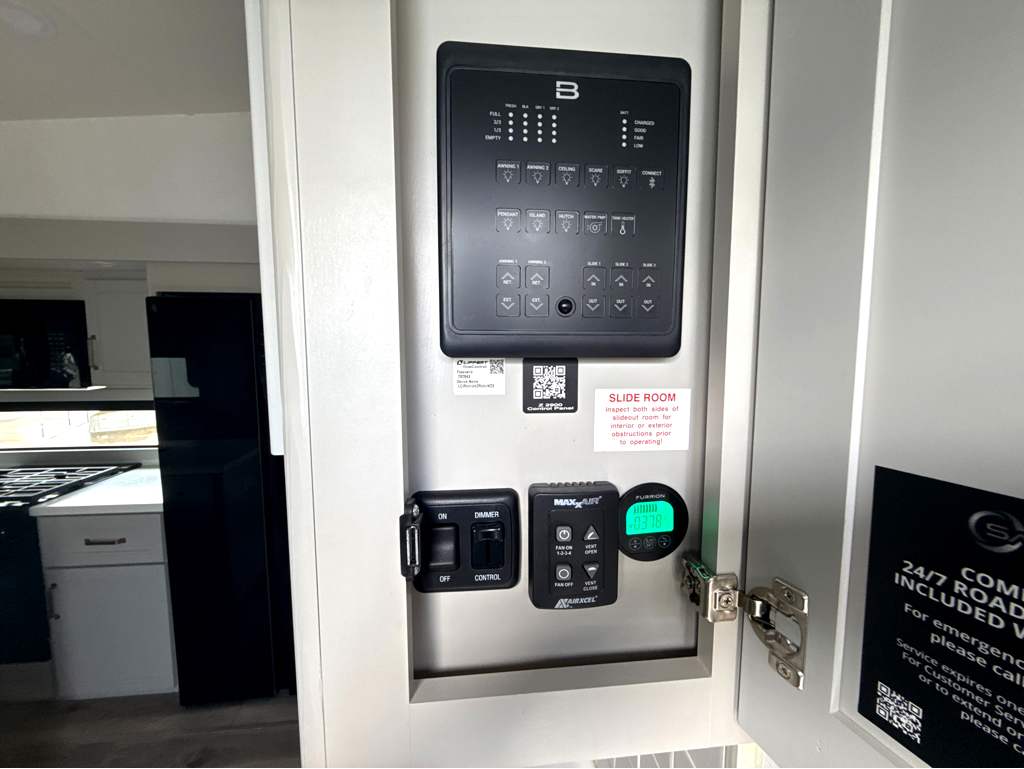 2024 BRINKLEY MODEL Z 2900 - Image 26