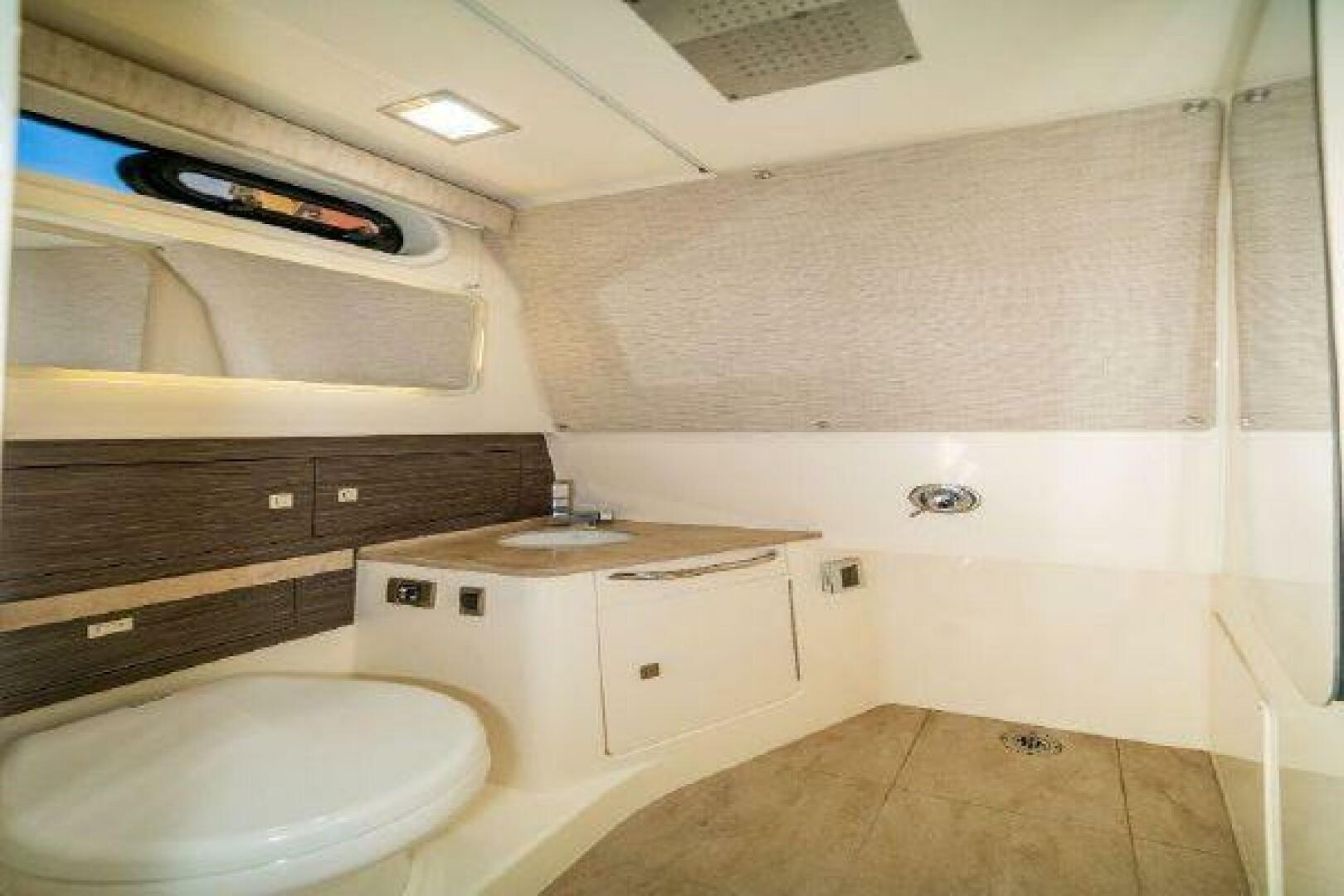 2017 Boston Whaler 42 Outrage - Image 32