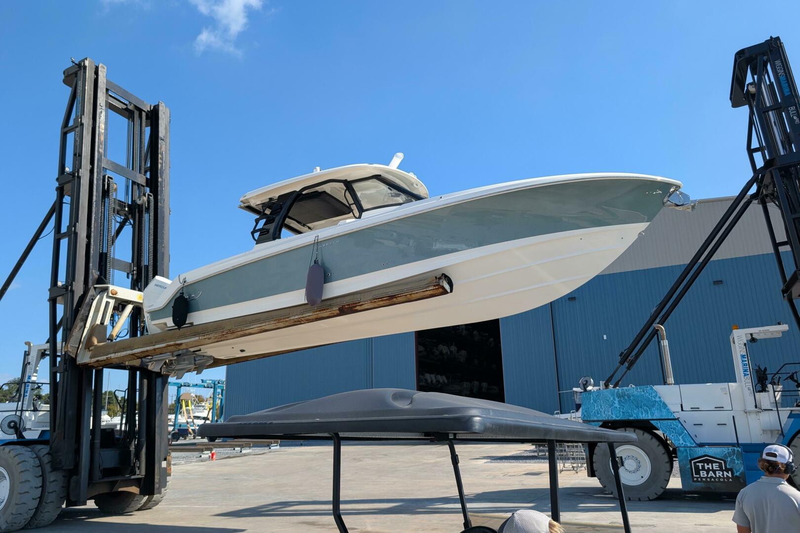 2024 Boston Whaler 350 Realm - Image 10