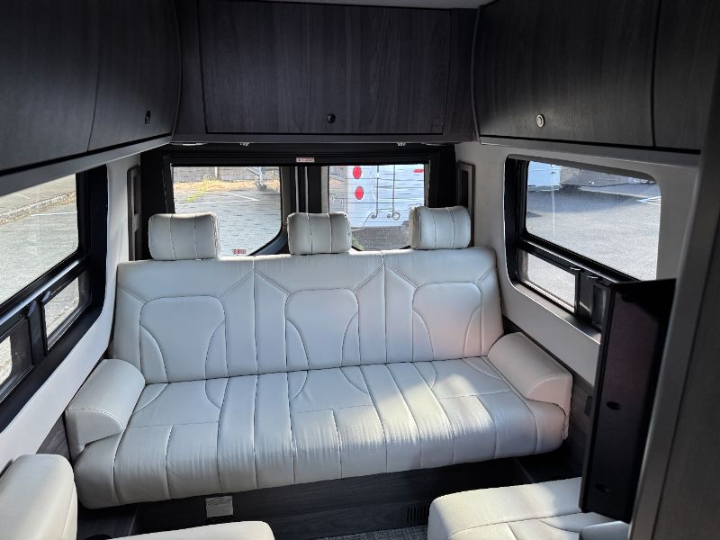 2023 Grech RV Strada-ion AWD Lounge - Image 11
