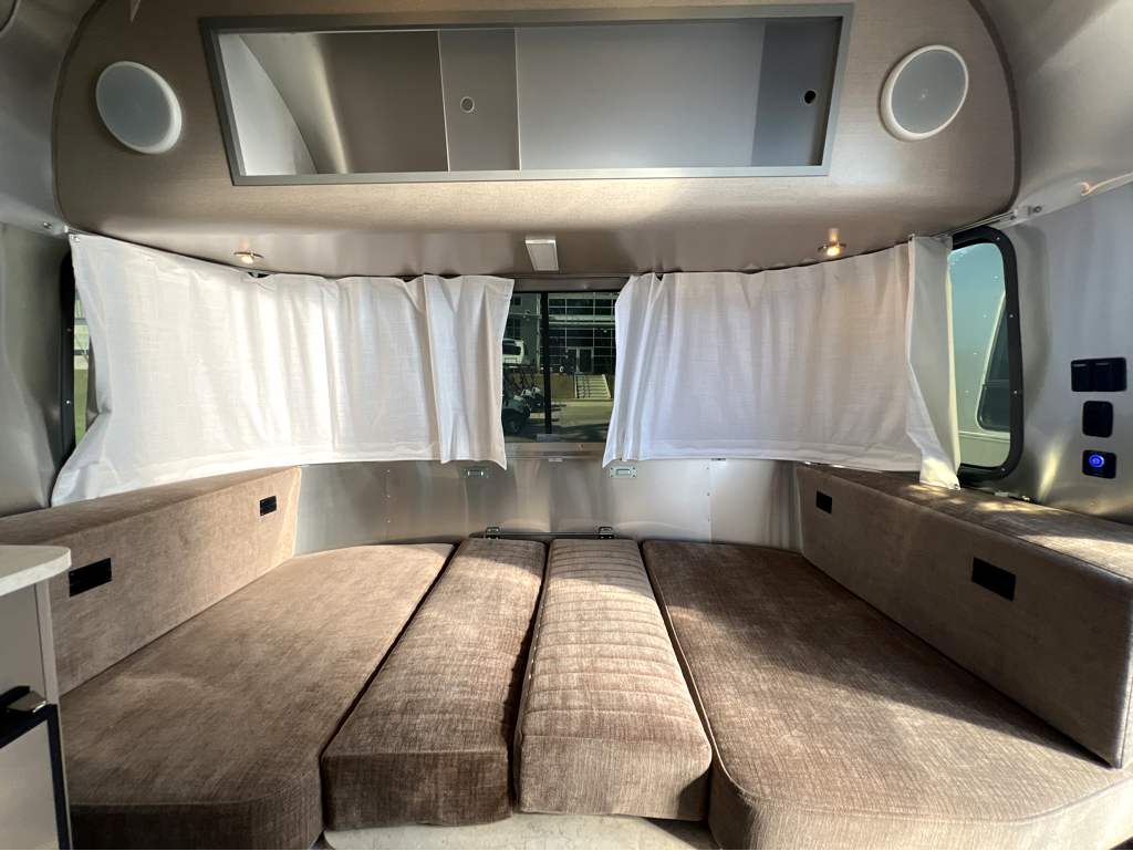 2026 AIRSTREAM CARAVEL 16RB - Image 7