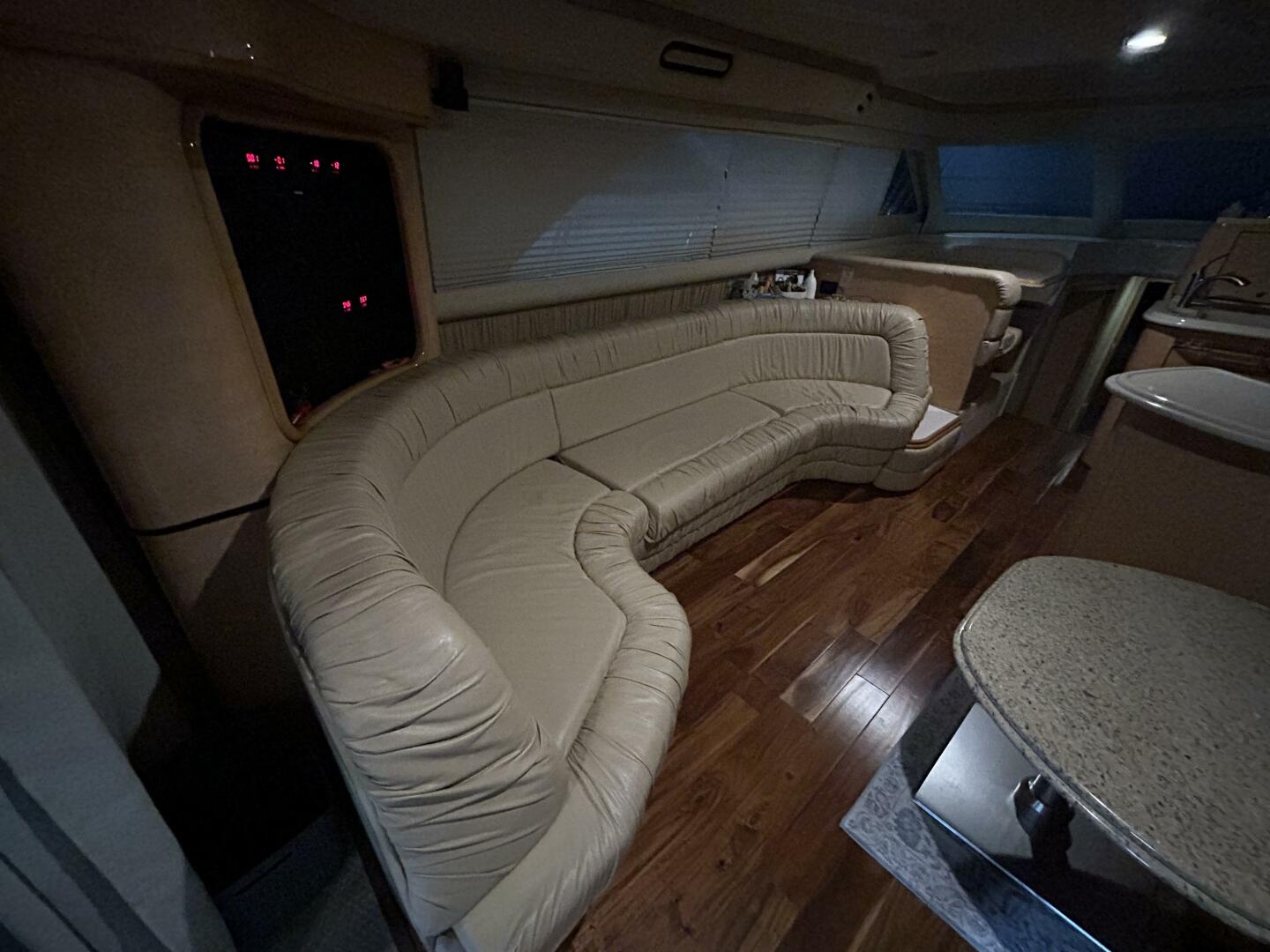 1999 Sea Ray 560 Sedan Bridge - Image 13