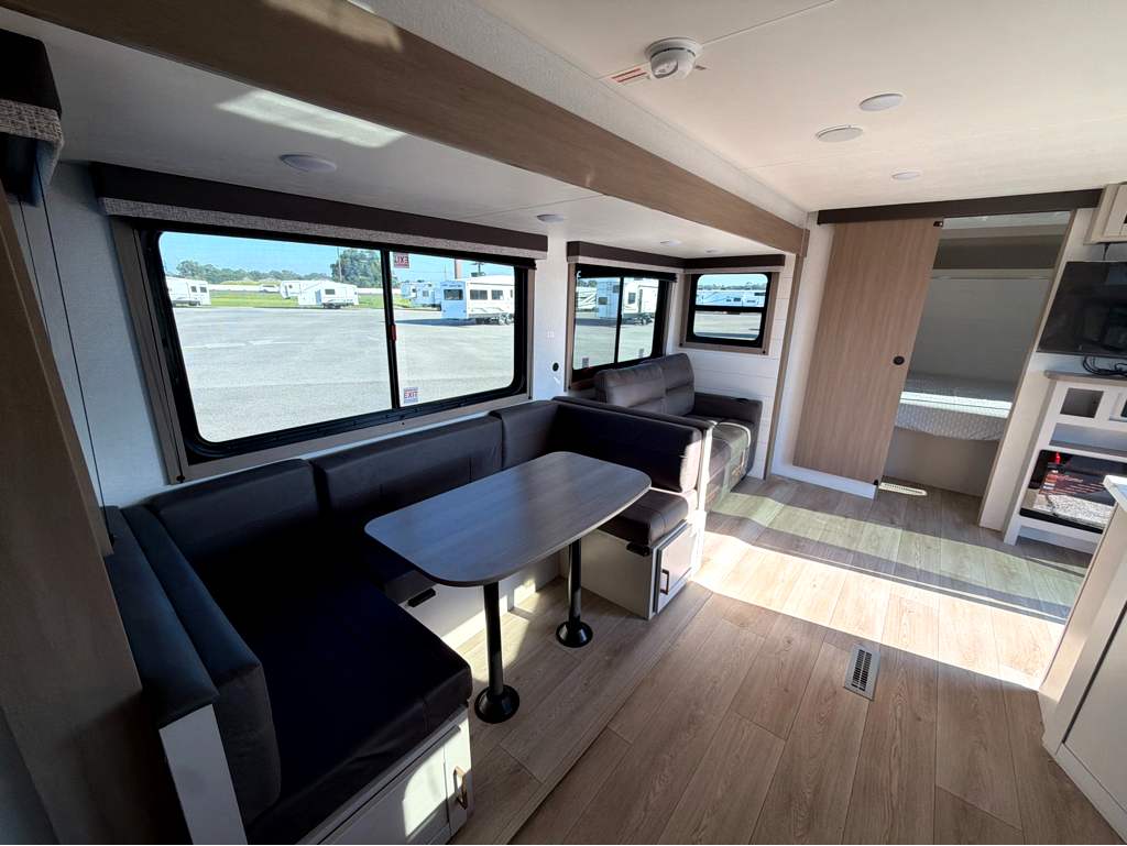 2027 JAYCO JAY FLIGHT 380DQS - Image 13