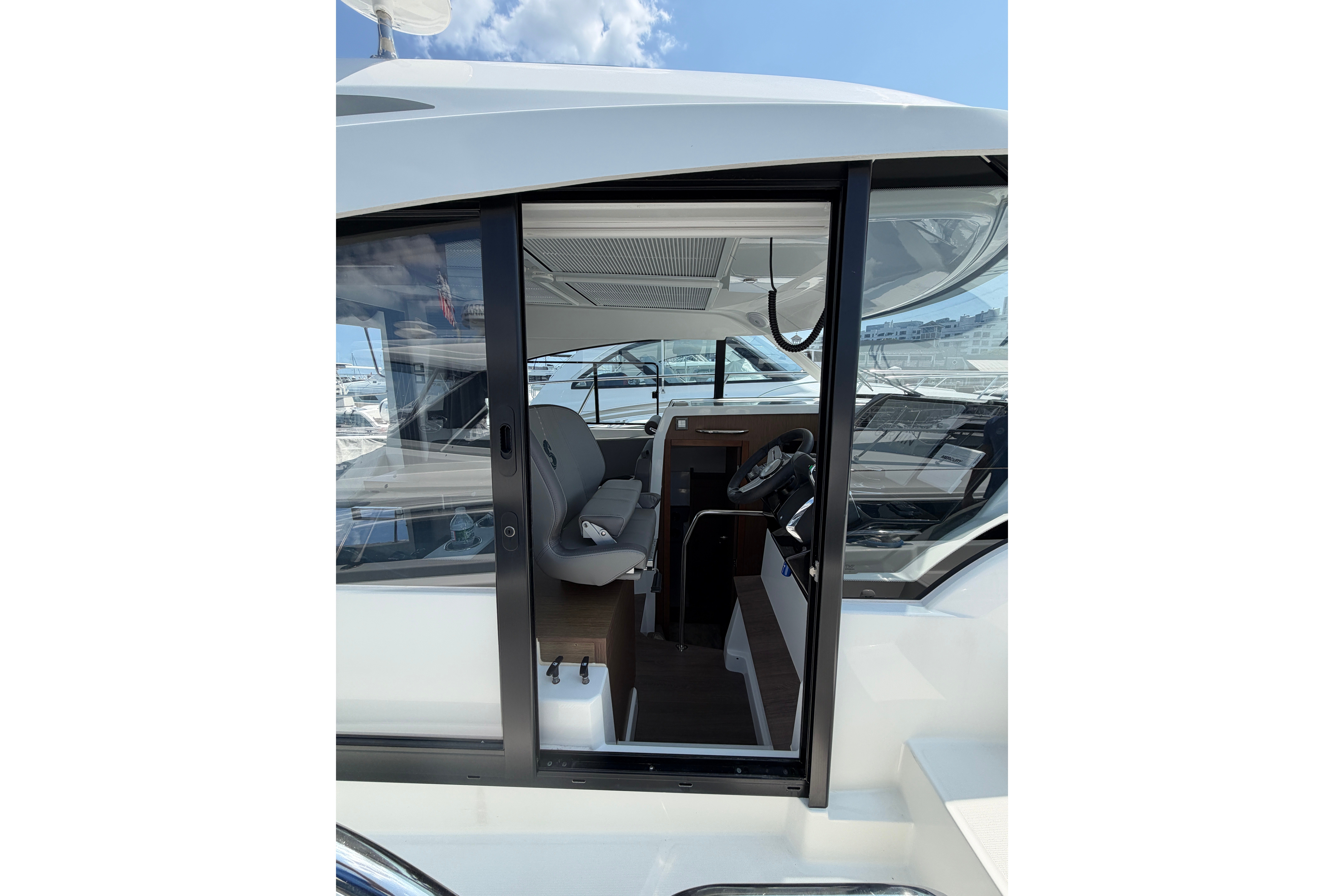 2023 Beneteau Antares 11 OB - Image 90