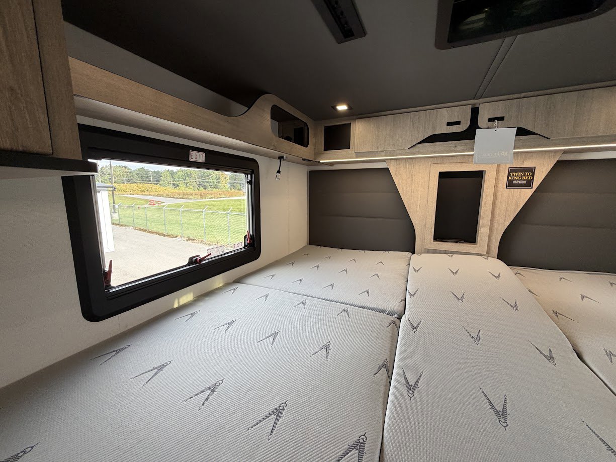 2026 Grand Design Lineage Series M 25TK - Image 48