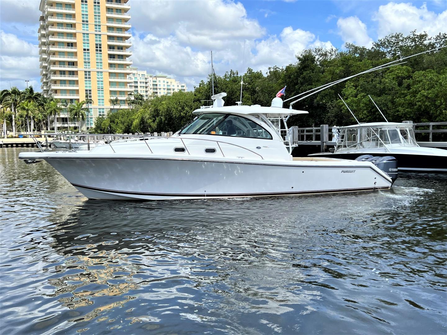 2016 Pursuit OS 385 Offshore - Image 6