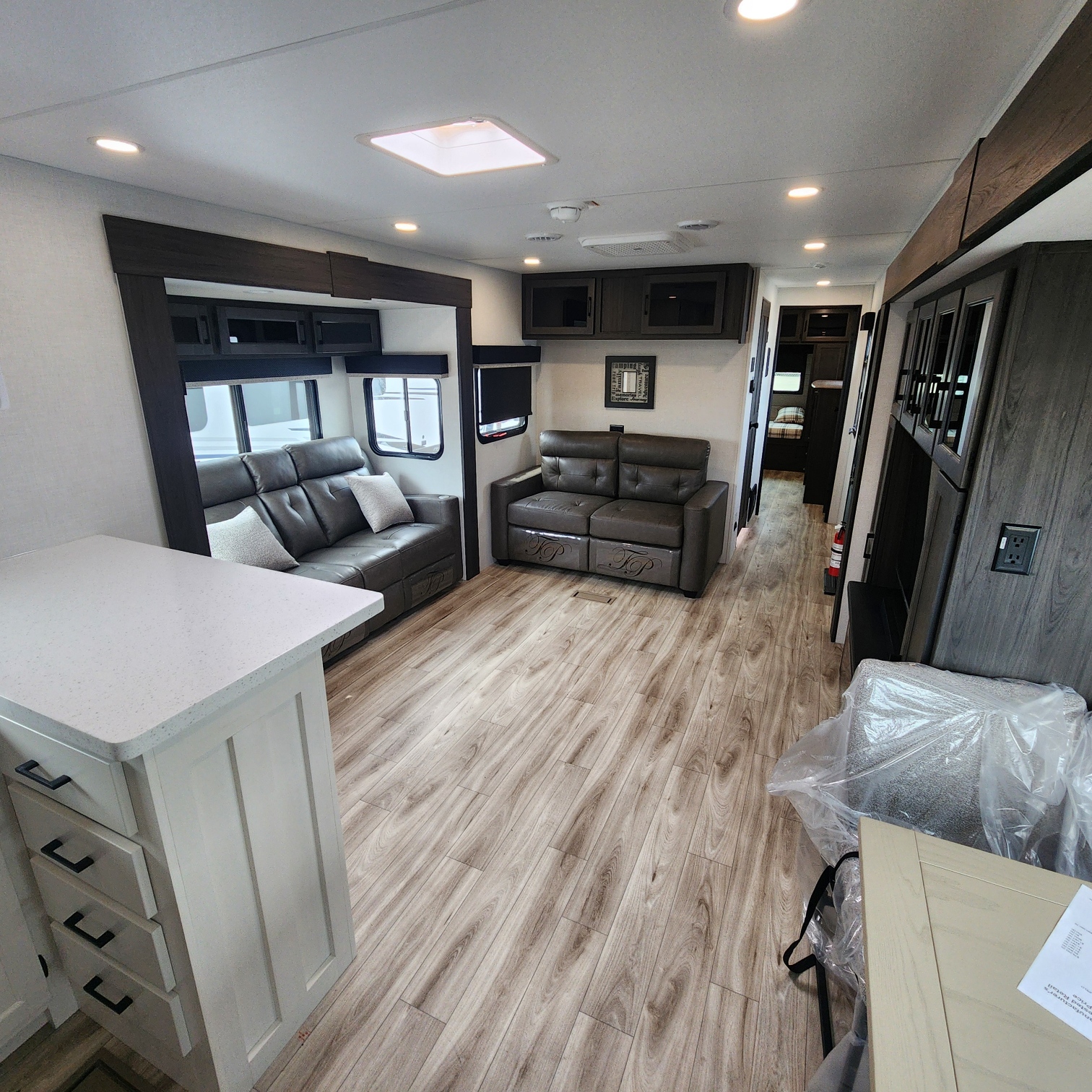 2026 VENTURE RV SPORTTREK 336VRK - Image 15