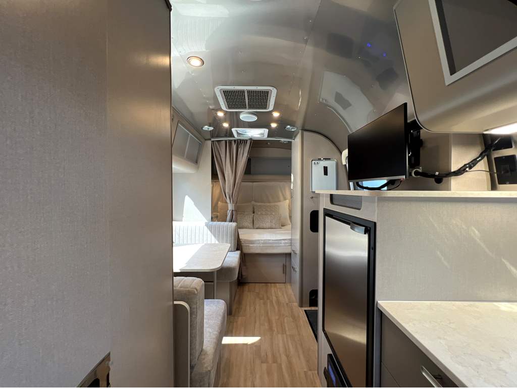 2026 AIRSTREAM CARAVEL 20FB - Image 31