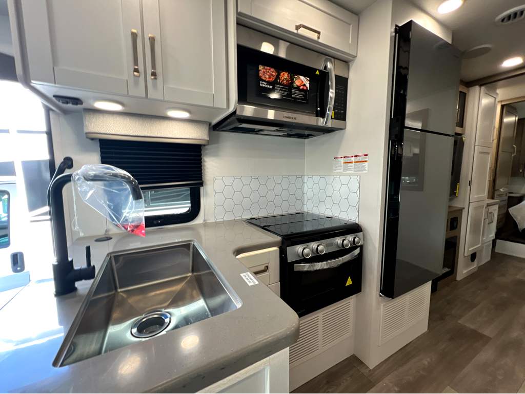 2027 ENTEGRA COACH ODYSSEY 30Z - Image 13