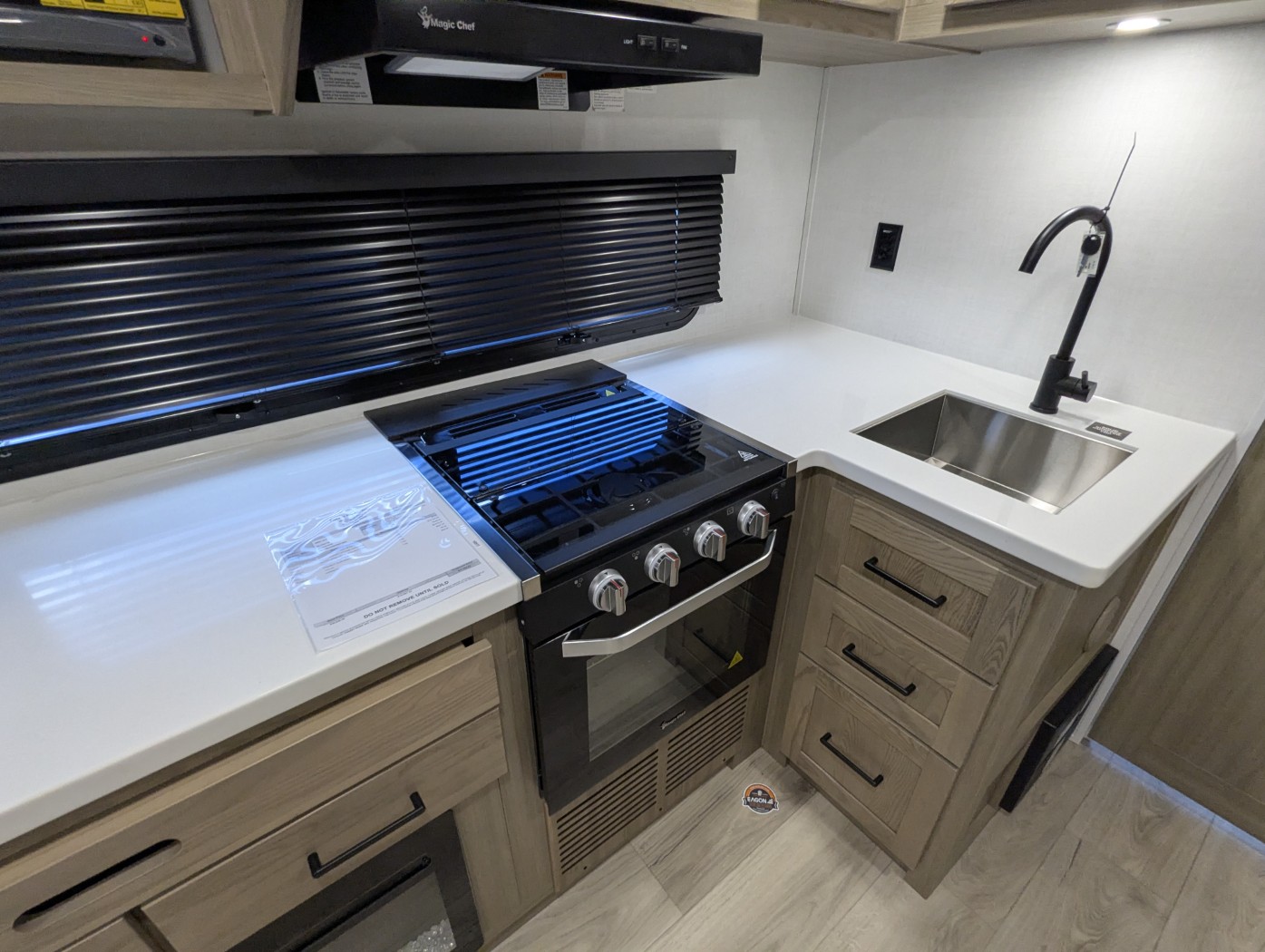 2027 Forest River Rockwood Mini Lite 2213S - Image 18