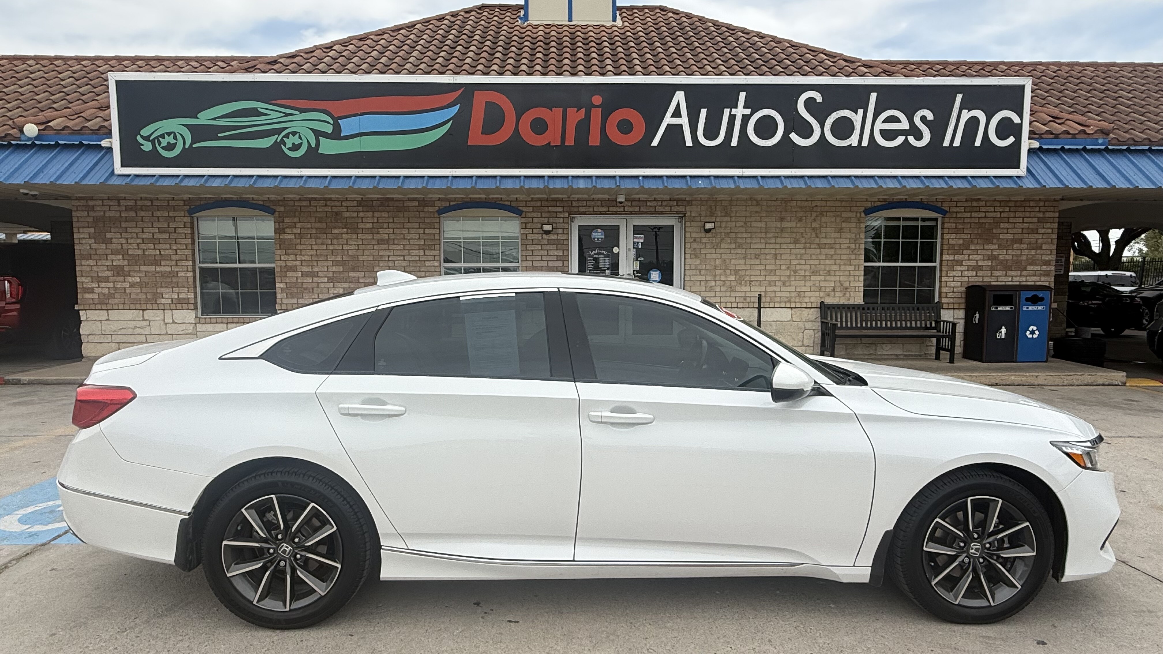 2022 Honda Accord Sedan 4D EX-L - Image 2