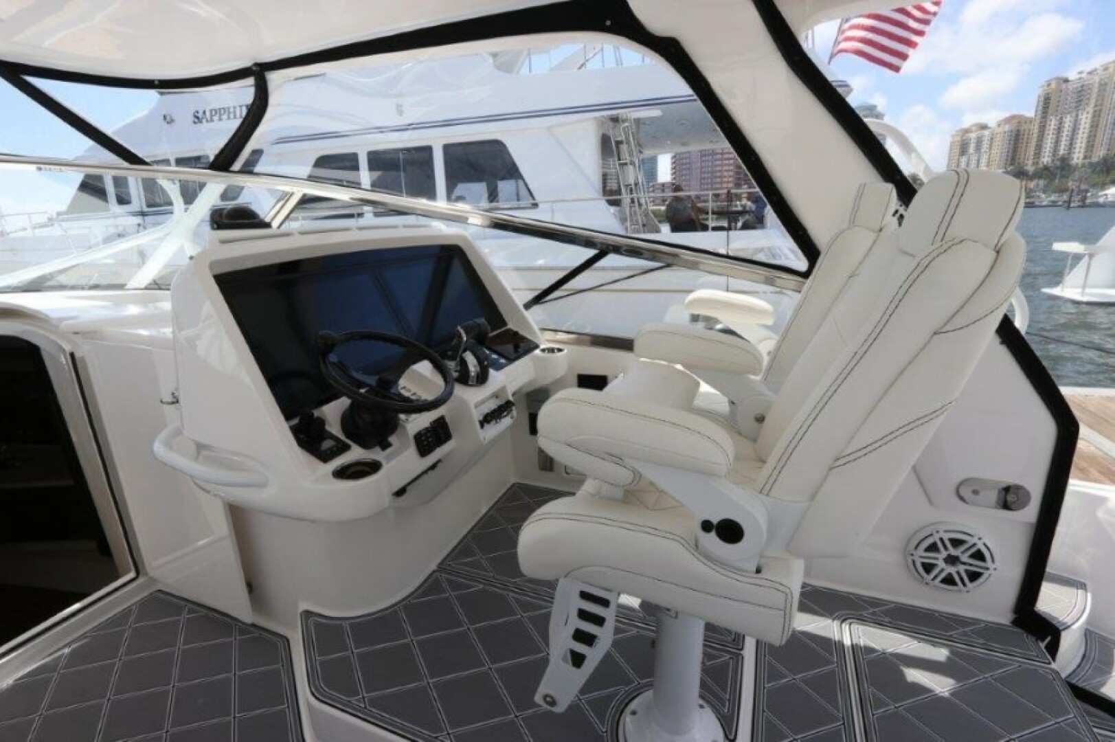 2019 Intrepid 475 Sport Yacht - Image 27