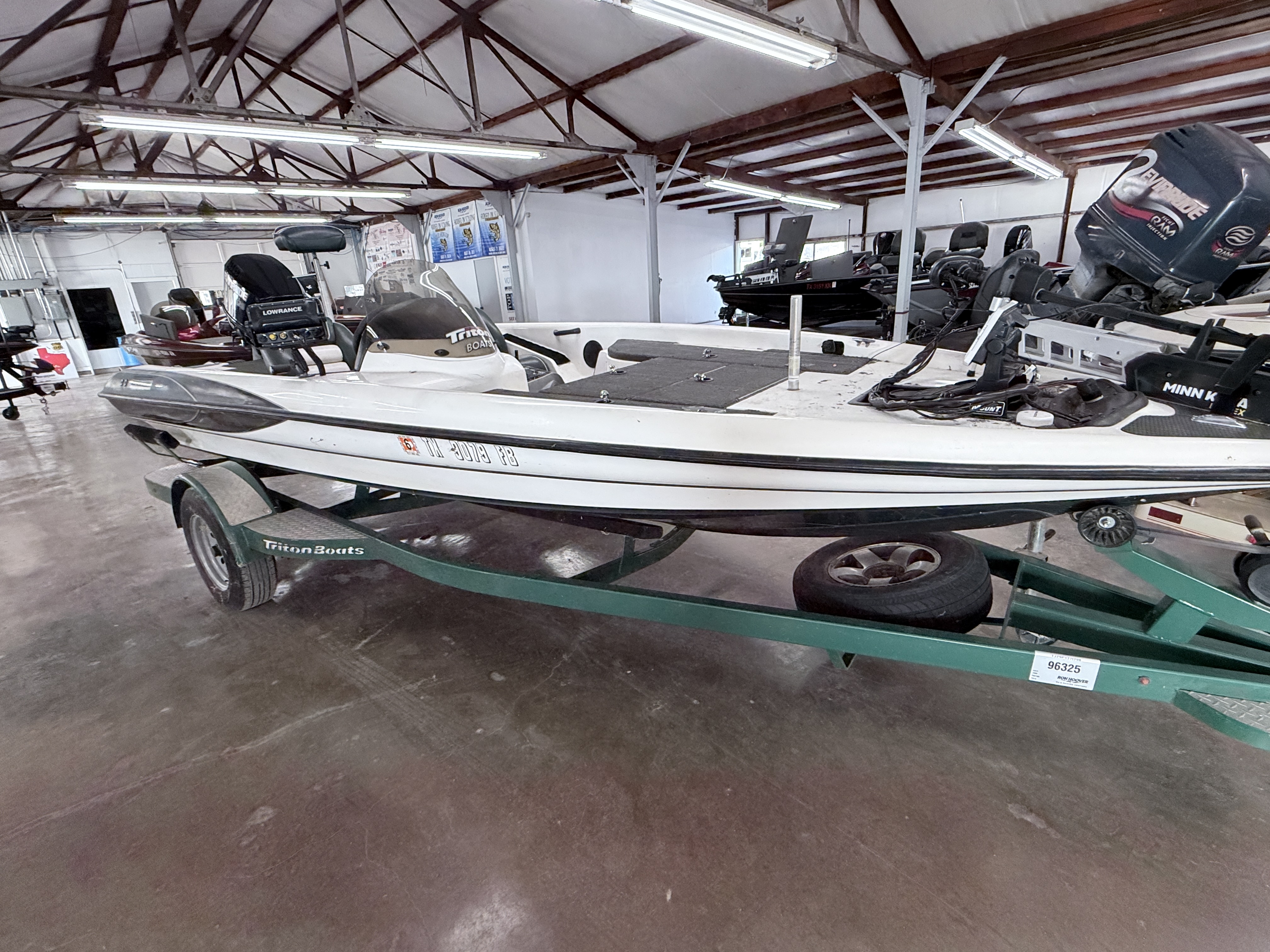 1998 TRITON 1998 TR19 - Image 2