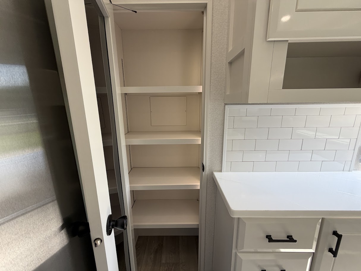 2027 JAYCO PINNACLE 32RLTS - Image 23