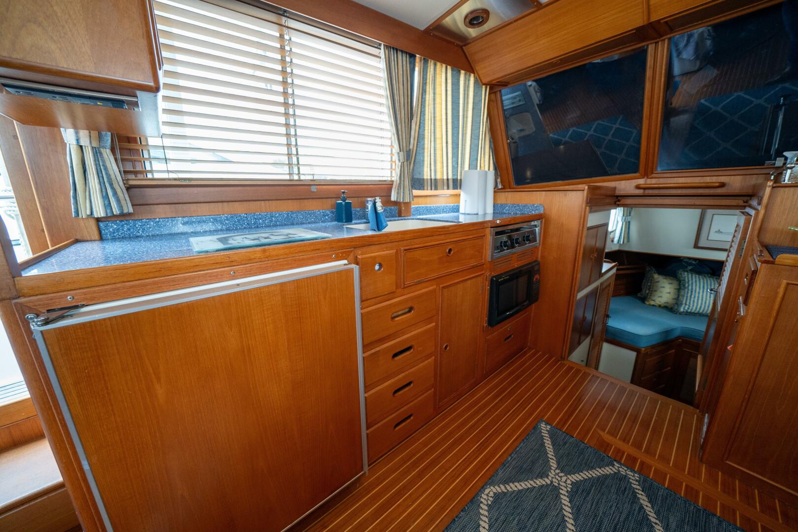 2001 Grand Banks 42 Classic - Image 36