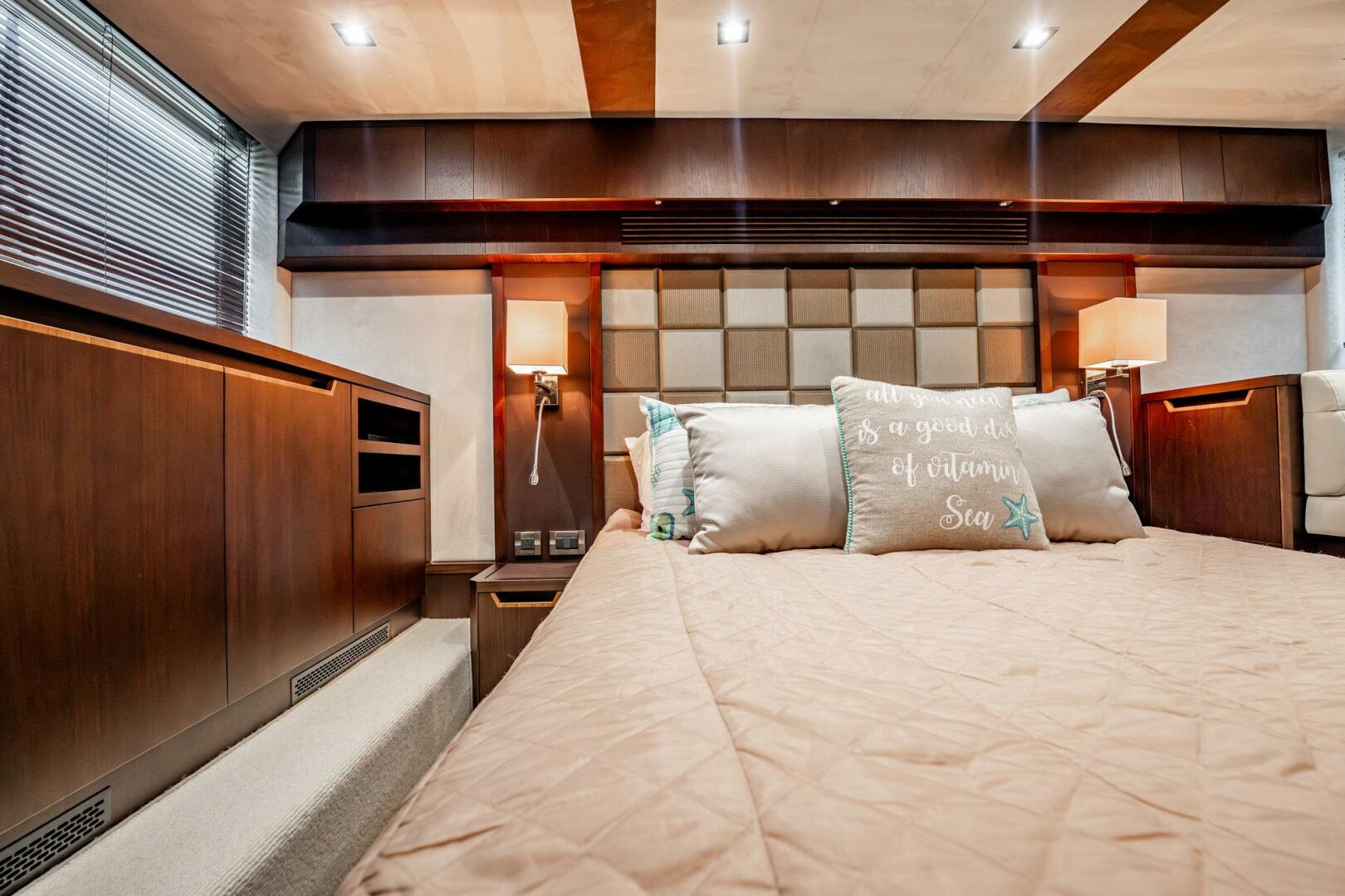 2017 Galeon 510 Skybridge - Image 39