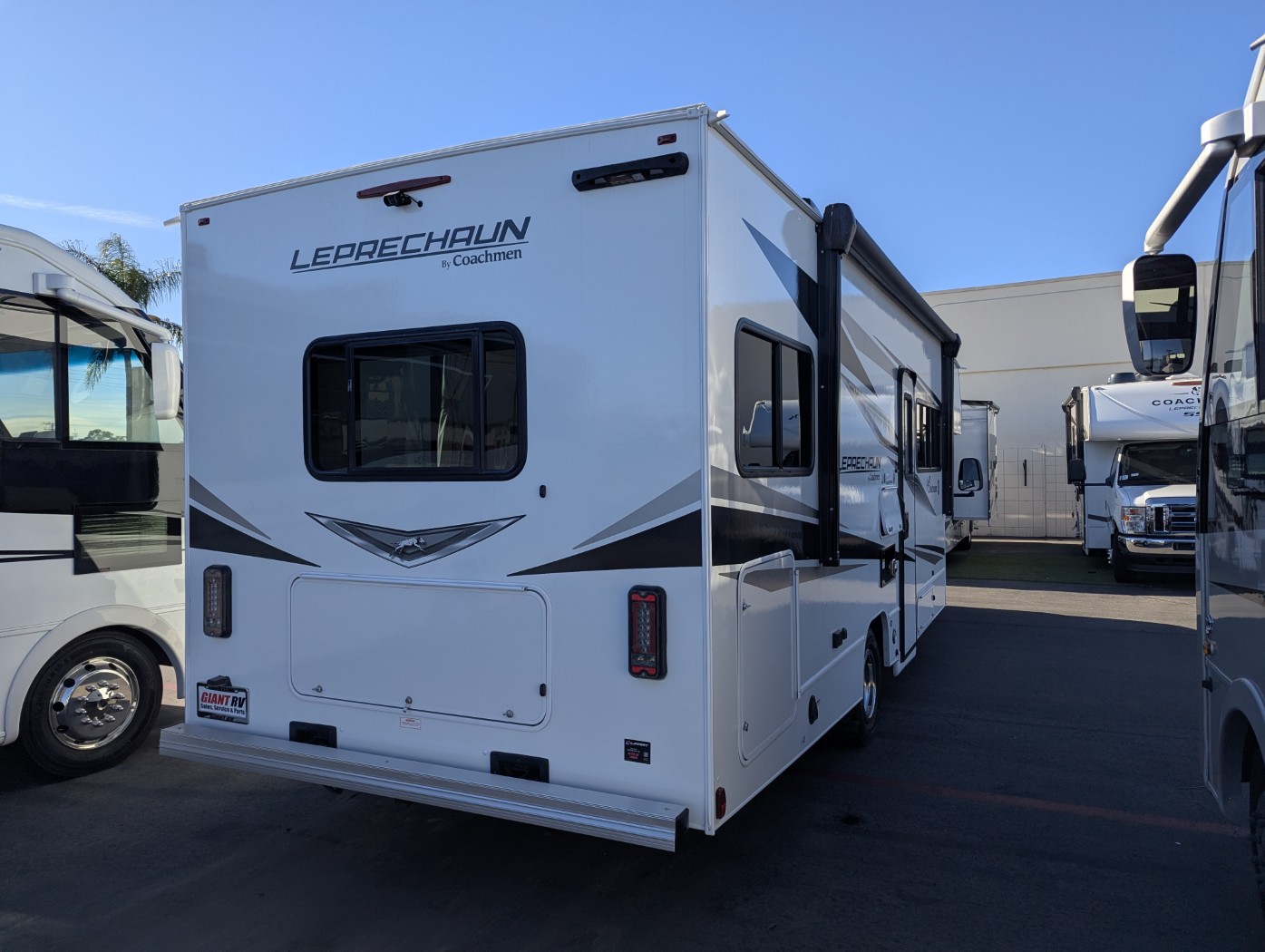 2025 Coachmen Leprechaun 260QB - Ford E-450 - Image 5