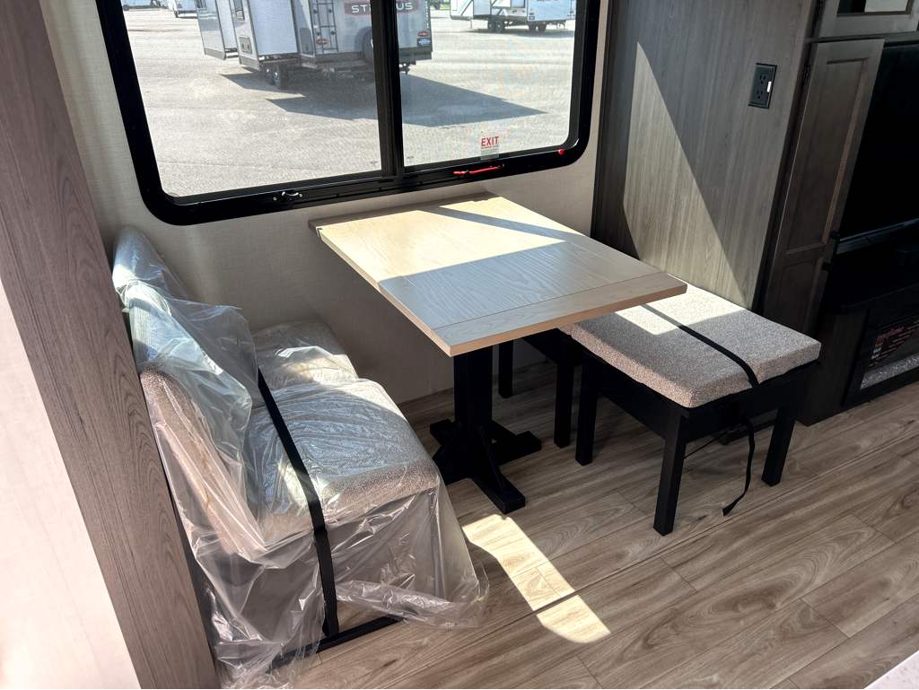 2026 VENTURE RV SPORTTREK 343VIK - Image 9