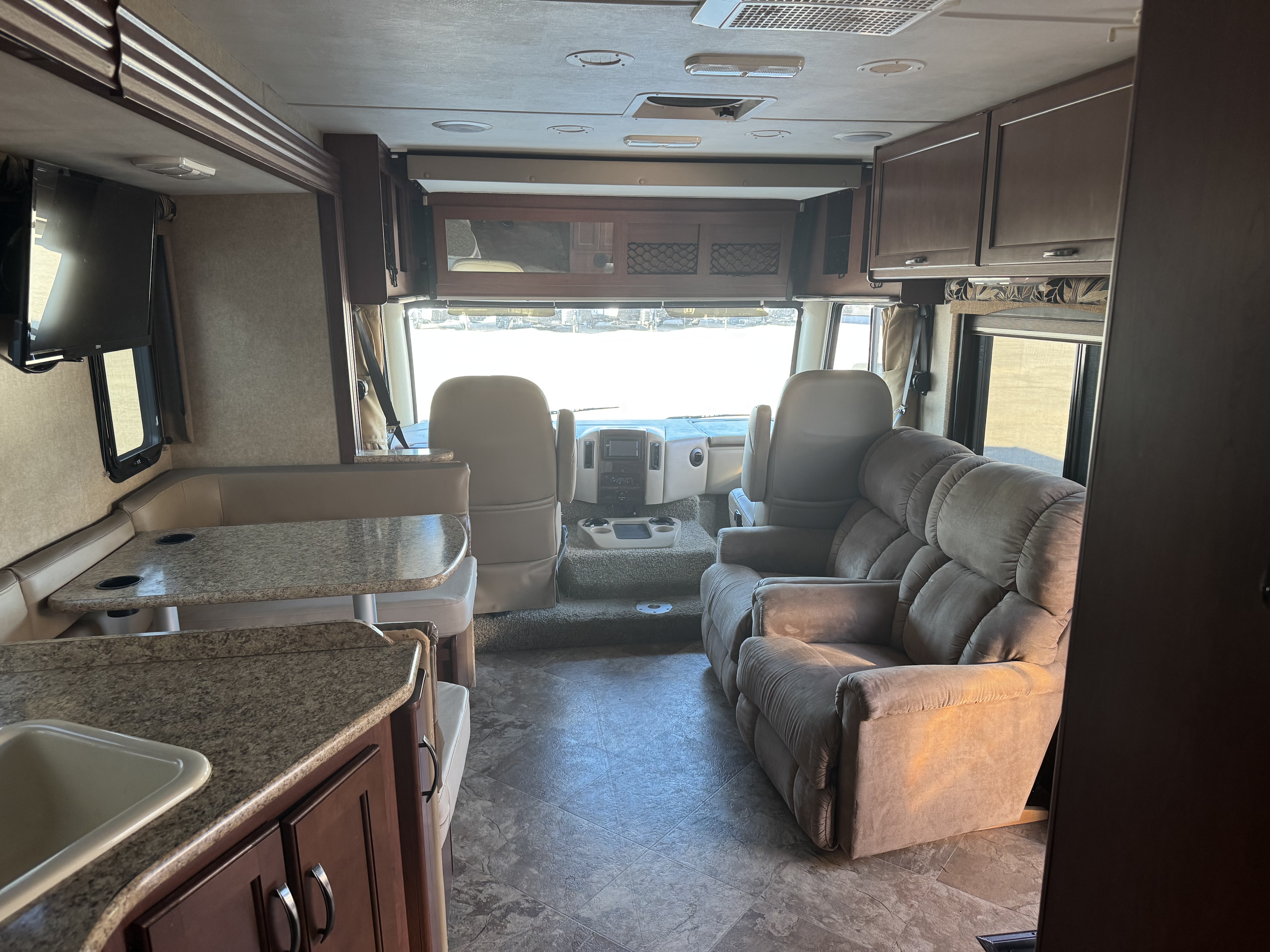 2015 Thor Motor Coach ACE 29.2 - Image 18