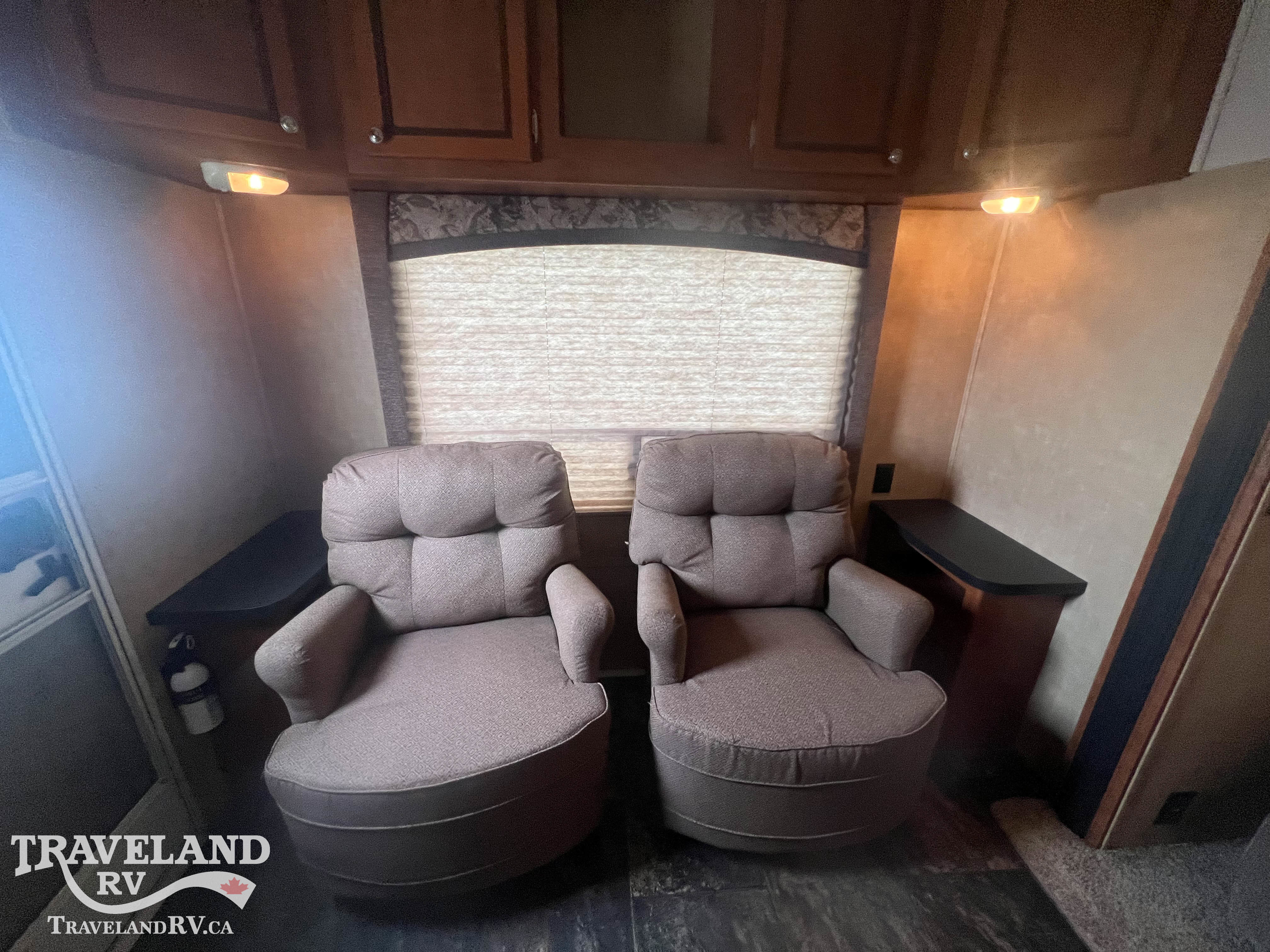 2013 COACHMEN SHASTA REVERE 27RLSS - Image 10